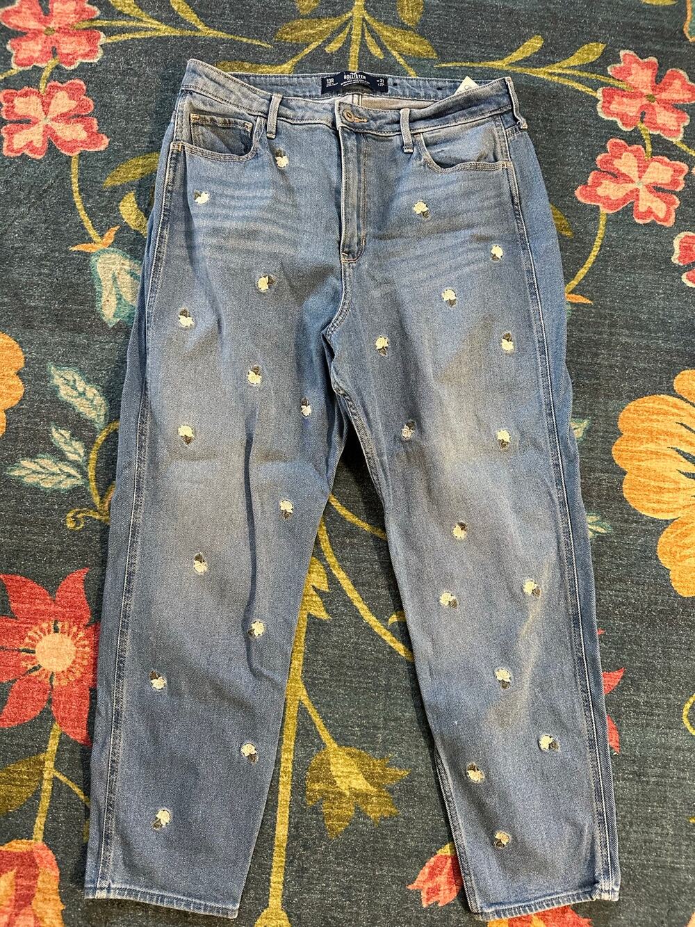 Hollister Ultra High-Rise Mom Embroidered Floral Jeans Size 13 Regular / 31